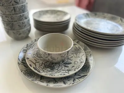 Gray plate set