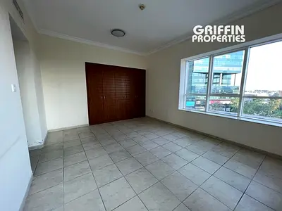 1BED | LAKE VIEW | UNFURNISHED | VACANT