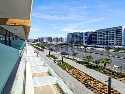 Modern Studio | Beautiful Boulevard View | Brand New