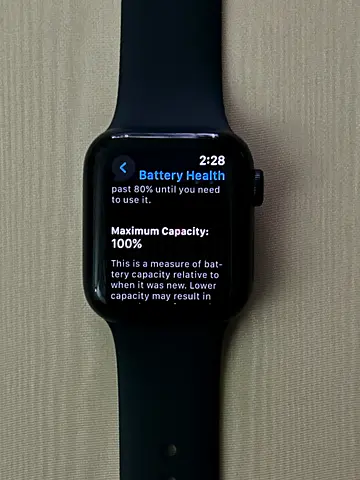 Apple Watch SE (Gen 2) 40mm GPS (100% Battery) + Box and Charger