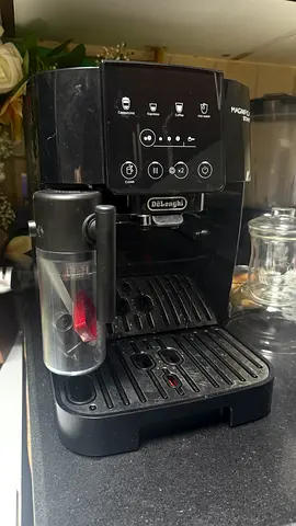 DeLonghi Magnifica Espresso  Cappuccino Machine