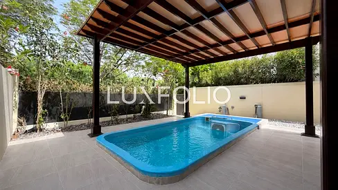 Private Pool | Cameltrack | Vacant