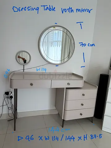 Dressing table