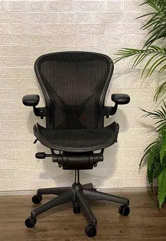 Herman Miller Aeron size B