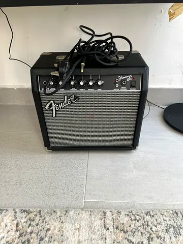 Fender / Squier Electric Guitar Starter Package – Excellent Condition