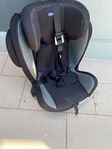 Chicco Convertible Infant/Toddler Car Seat in Good Condition