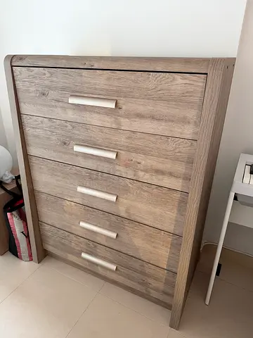Dresser for sale - LIKE NEW, pick up this week
