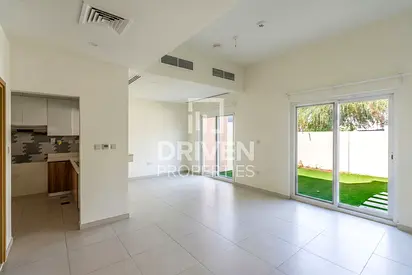Single Row | Close to Park and Pool | Park View