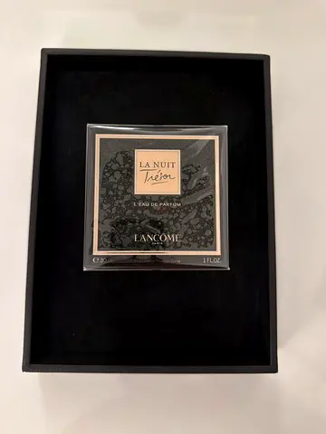 Lancome La Nuit Trésor sample set in gift box - new