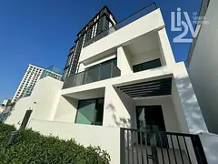 Parkfront Duplex | Where the Park is Your Garden