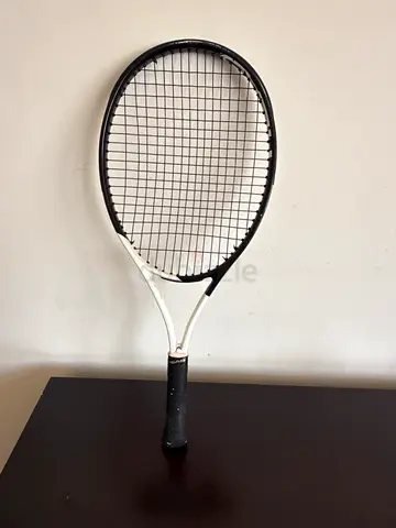 Used tennis Head speed JR 25 racket — good condition, comfortable grip