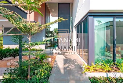 5BR Villa | End | Spacious Layout & Plot | Phase 2