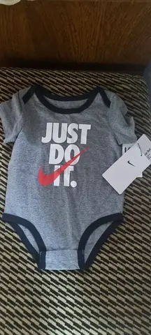 Nike baby bodysuit onesie - grey, new with tags, size small