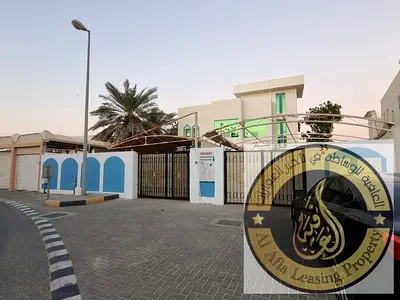 SPACIUS VILLA FULLY RENEWATED 2 BR HALL KITCHEN 2 WASHROOMS MAIDS ROOM SMALL GARDEN NEAR QURAN ROUNDABOT CLOSE TO BIG MASJID CLOSE TO GREEN BELT PARK