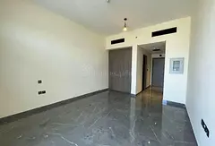 Bright Studio | Fully Fitted Kitchen | Vacant