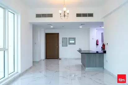 Bright & Spacious Ii Next To Metro Ii Vacant