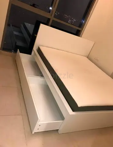 Ikea king bed  malm model with ikea mattress 180*200