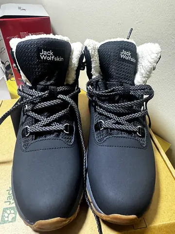 Snow shoes