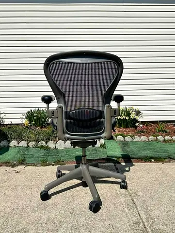 For selling Herman Miller Aeron chair.good condition only little use