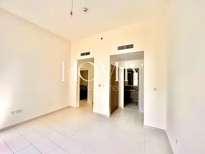 موقع متميز - تصميم ضخم - أفضل استثمار
