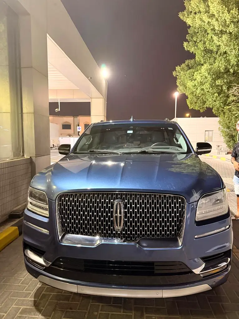 Lincoln Navigator 2018 — photo 1 of 5