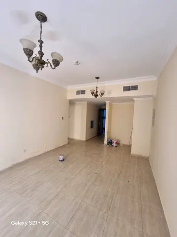 For Annual Rent in Muwaileh New – Sharjah Spacious two-bedroom apartment with elegant finishing in a prime location. Features: 2 Bedrooms and Living