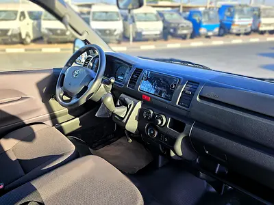 2026 Toyota HIACE 照片 14