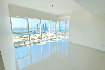 Panoramic and Palm Views | No Balcony
