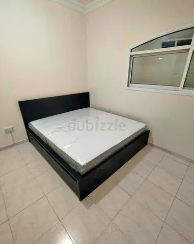 IKEA malam king‑size bed (180 × 200 cm) with 2 storage drawers and an IKEA mattress ✨