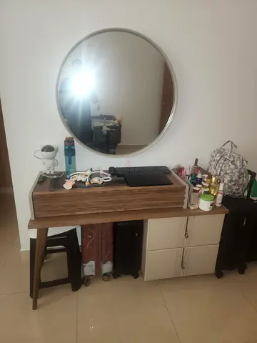 Dressing table