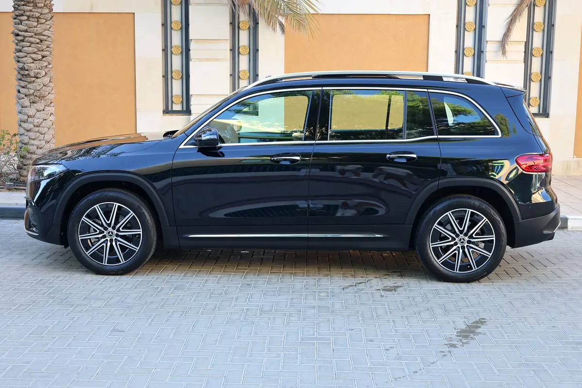 Mercedes-Benz EQB 2025