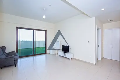 Prime Location | Vacant Unit | Golf Course View