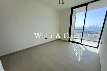 BRIGHT | MID FLOOR | MARINA VIEW | 4 CHEQS
