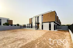HUGE Corner Plot | 4 Bed+Maids | Vacant