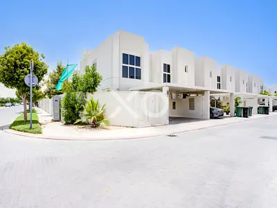 Extended | Vacant | Close To Pool & Park