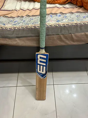 Cricket bat