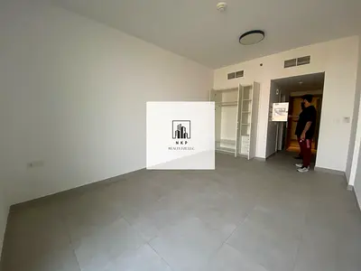 Specious luxury apartment for rent
