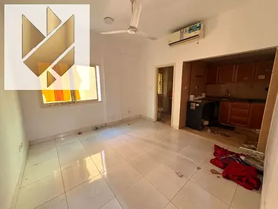 استوديو بمويلح القديمة مع مطبخ شبه منفصل 4 دفعات