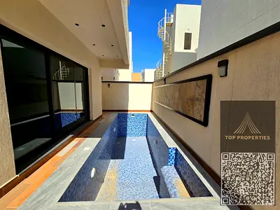 فيلا للبيع في الحليو  بموقع مميز  5 غرف نوم ماستر واسعة مجلس كبير مع حمام صالة عائلية في كل طابق مطبخ رئيسي مجهز 2 مطبخ تحضيري غرفة خادمة مسبح خاص