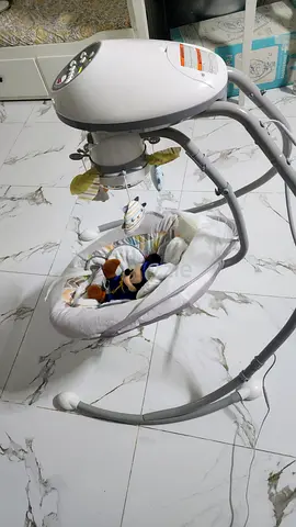 Baby swing and cradle from Fisherprice in mint condition for 200dhs