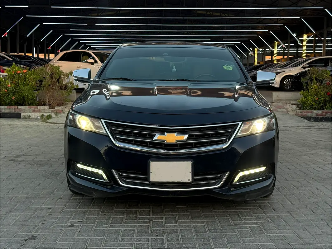 Chevrolet Impala 2018 — photo 1 of 8