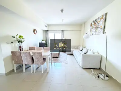 Stylish 2 Bedroom | Community Facing | Comfortable Living