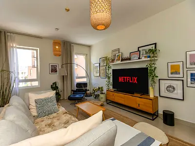 Fully Upgraded 1BR Apartment | Vacant on Transfer