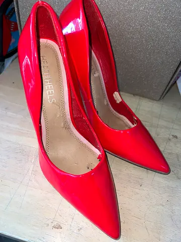 Head over heels in red size 39