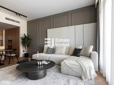 PARK VIEW / REMODELED APARTMENT / SHORTER TERM POSSIBLE