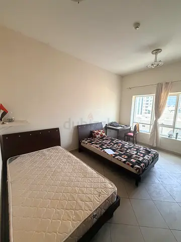 Bed space available for men in  SHARJAH AL MAJAZ 1 king Faisal st