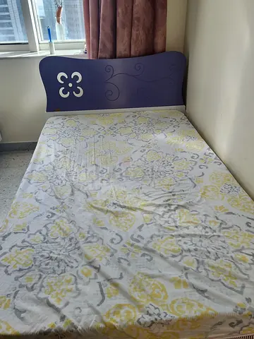 Single bed with drawers