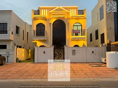A golden opportunity not to be missed | Luxurious classic villa, two floors and a roof | Prime loca