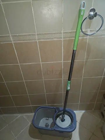 Spin mop with bucket - good condition
