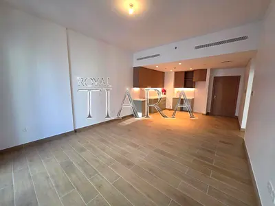 Mid Floor I Vacant I Spacious Layout I Brand New